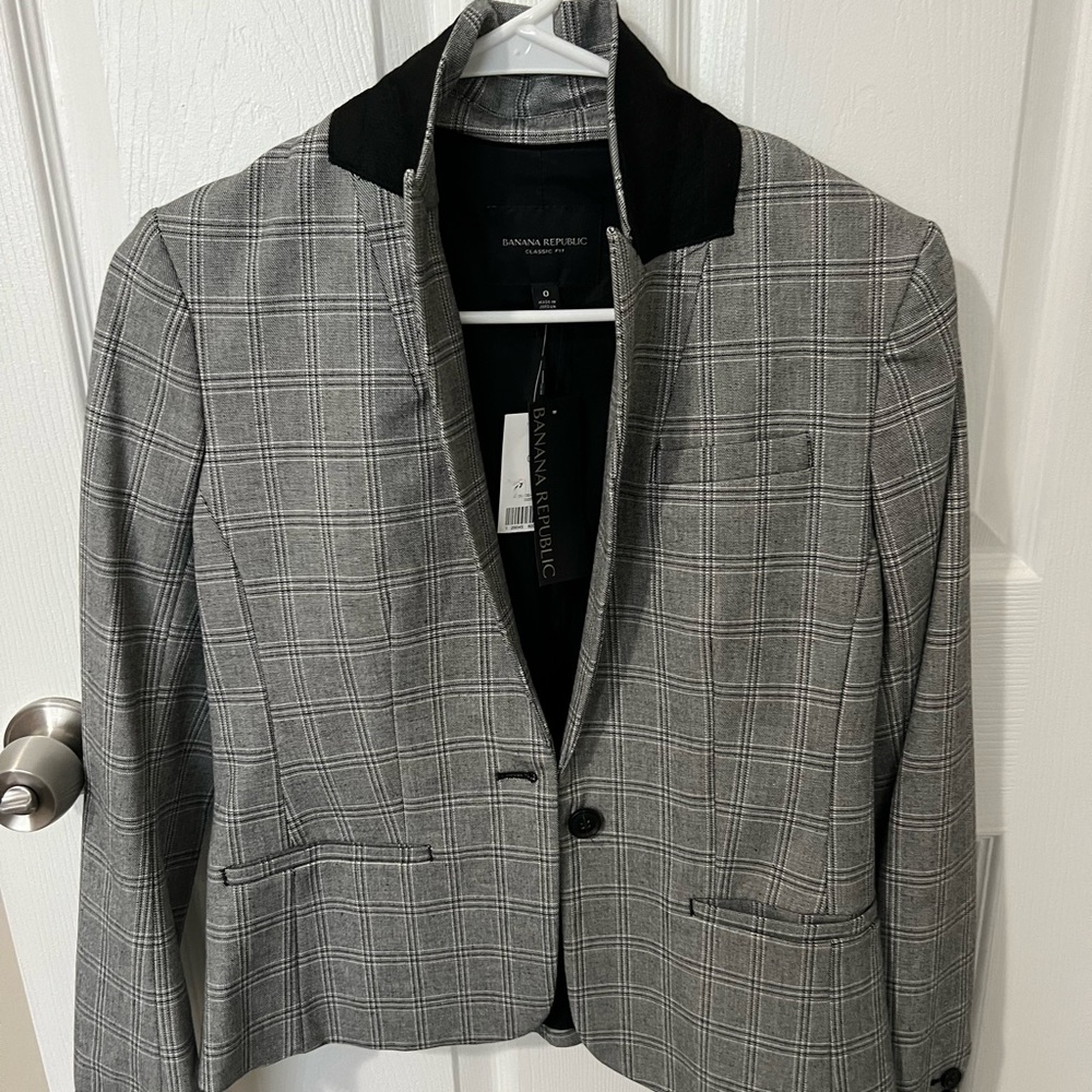 Banana Republic Classic Plaid Blazer with Black lapel collar
